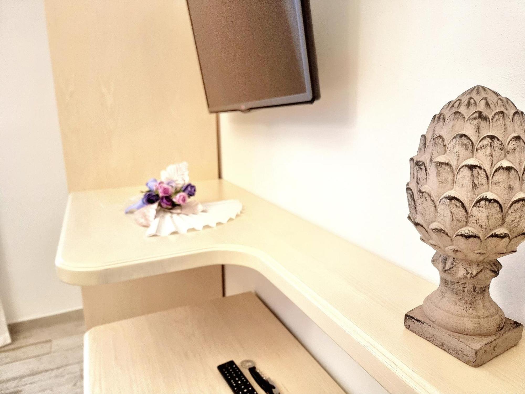 Golden House Hotell Porto Torres Eksteriør bilde